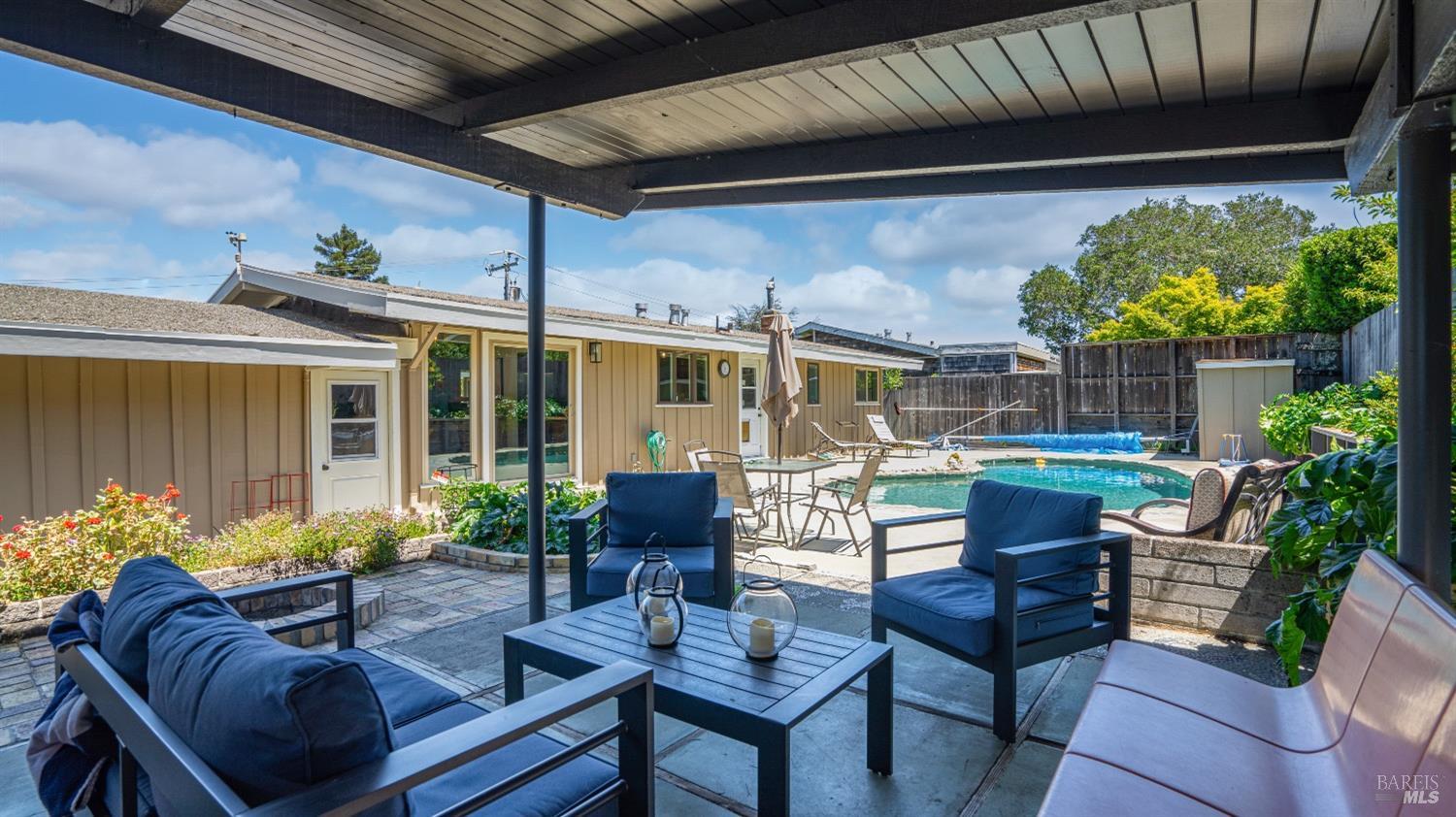 Detail Gallery Image 39 of 50 For 22 Manor View Dr, Fairfax,  CA 94930 - 3 Beds | 2 Baths