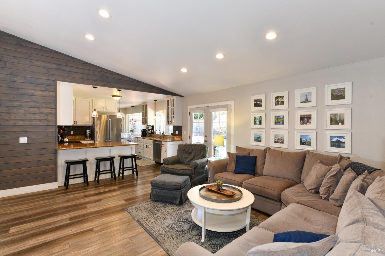 Detail Gallery Image 17 of 71 For 2177 Nightingale Dr, Santa Rosa,  CA 95403 - 4 Beds | 2 Baths