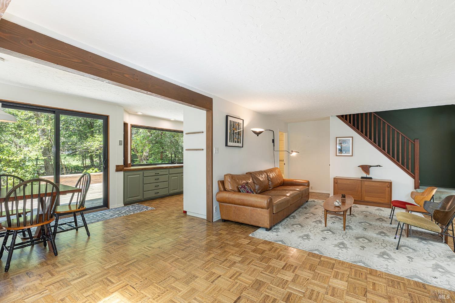 Detail Gallery Image 3 of 39 For 4011 Mill Creek Rd, Healdsburg,  CA 95448 - 3 Beds | 1 Baths