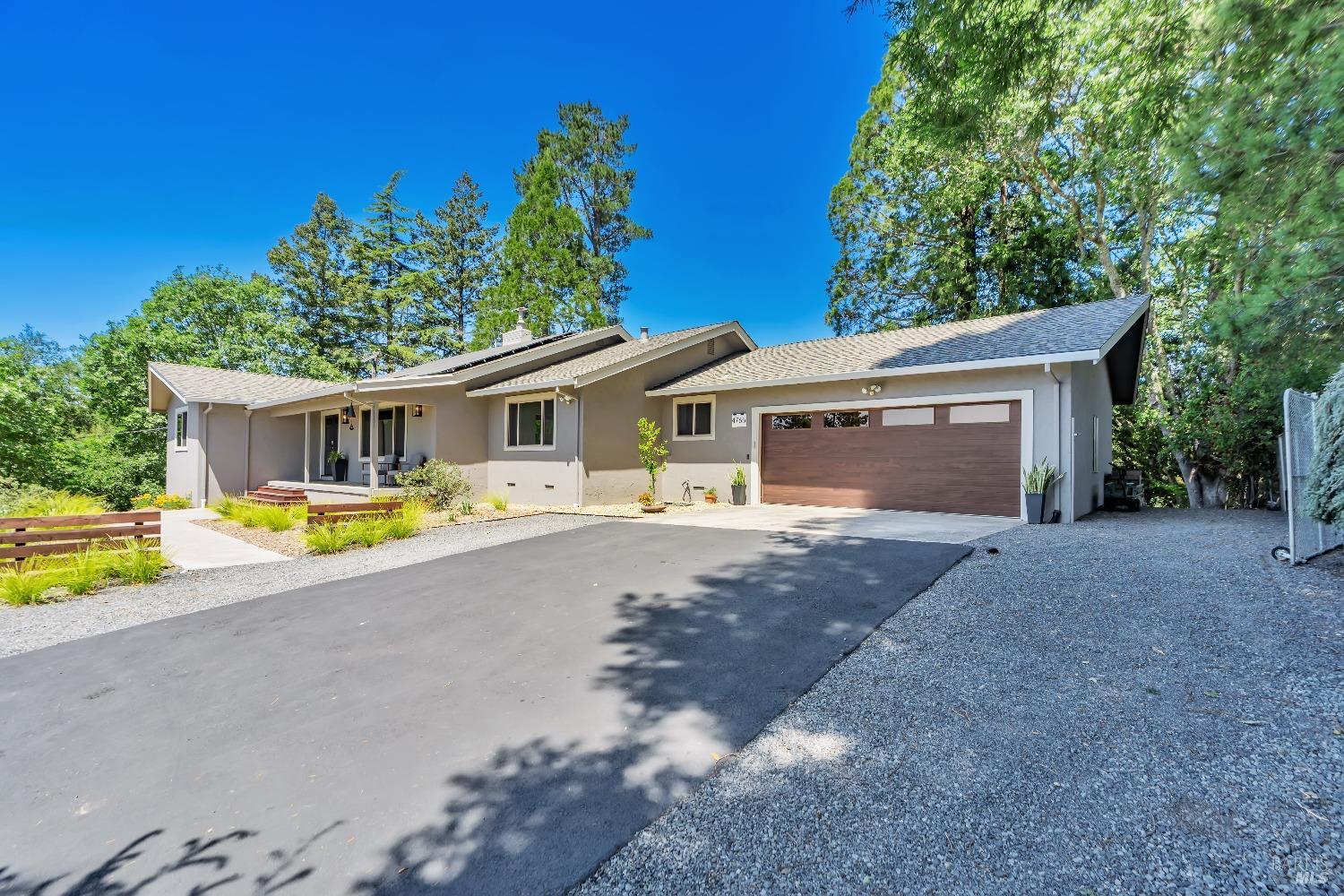Detail Gallery Image 2 of 55 For 4765 Guerneville Rd, Santa Rosa,  CA 95401 - 3 Beds | 3 Baths