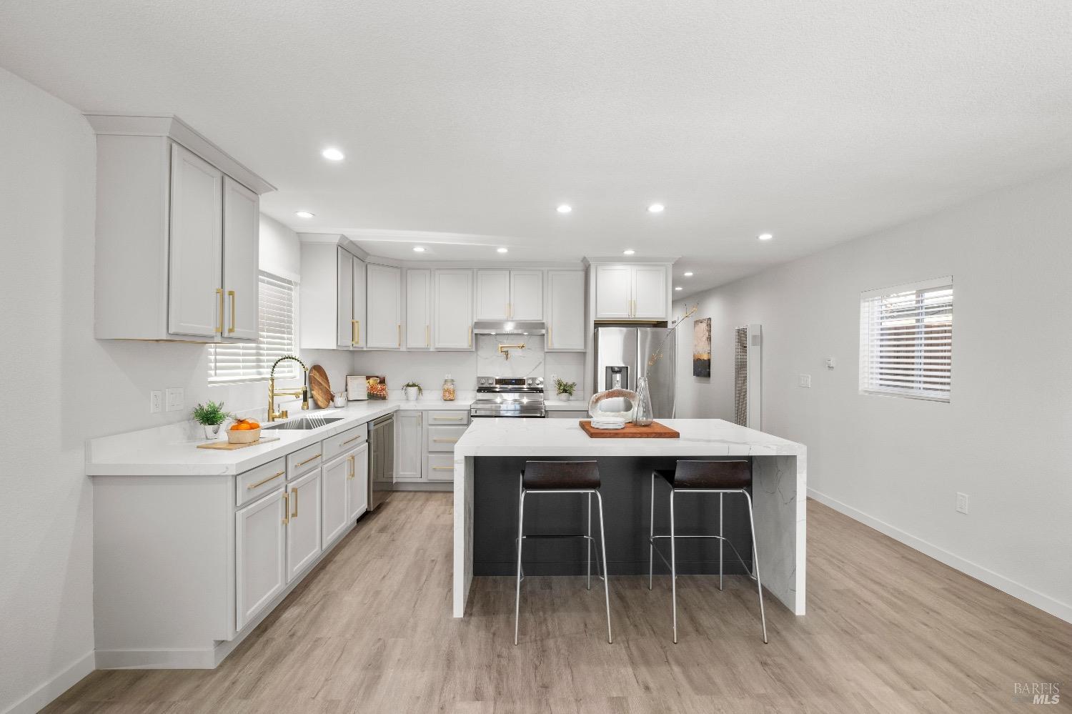 Detail Gallery Image 4 of 27 For Address Is Not Disclosed, Richmond,  CA 94801 - 2 Beds | 1 Baths