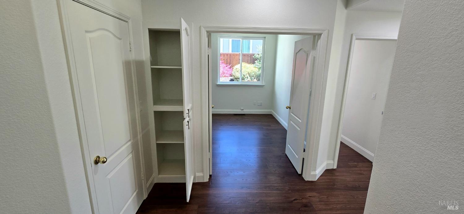 Detail Gallery Image 33 of 68 For 412 Black Oak Dr, Petaluma,  CA 94952 - 5 Beds | 3 Baths