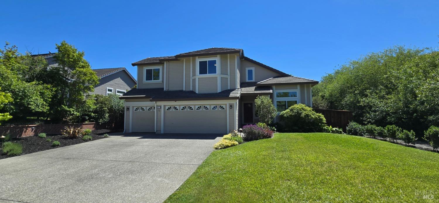 Detail Gallery Image 1 of 68 For 412 Black Oak Dr, Petaluma,  CA 94952 - 5 Beds | 3 Baths