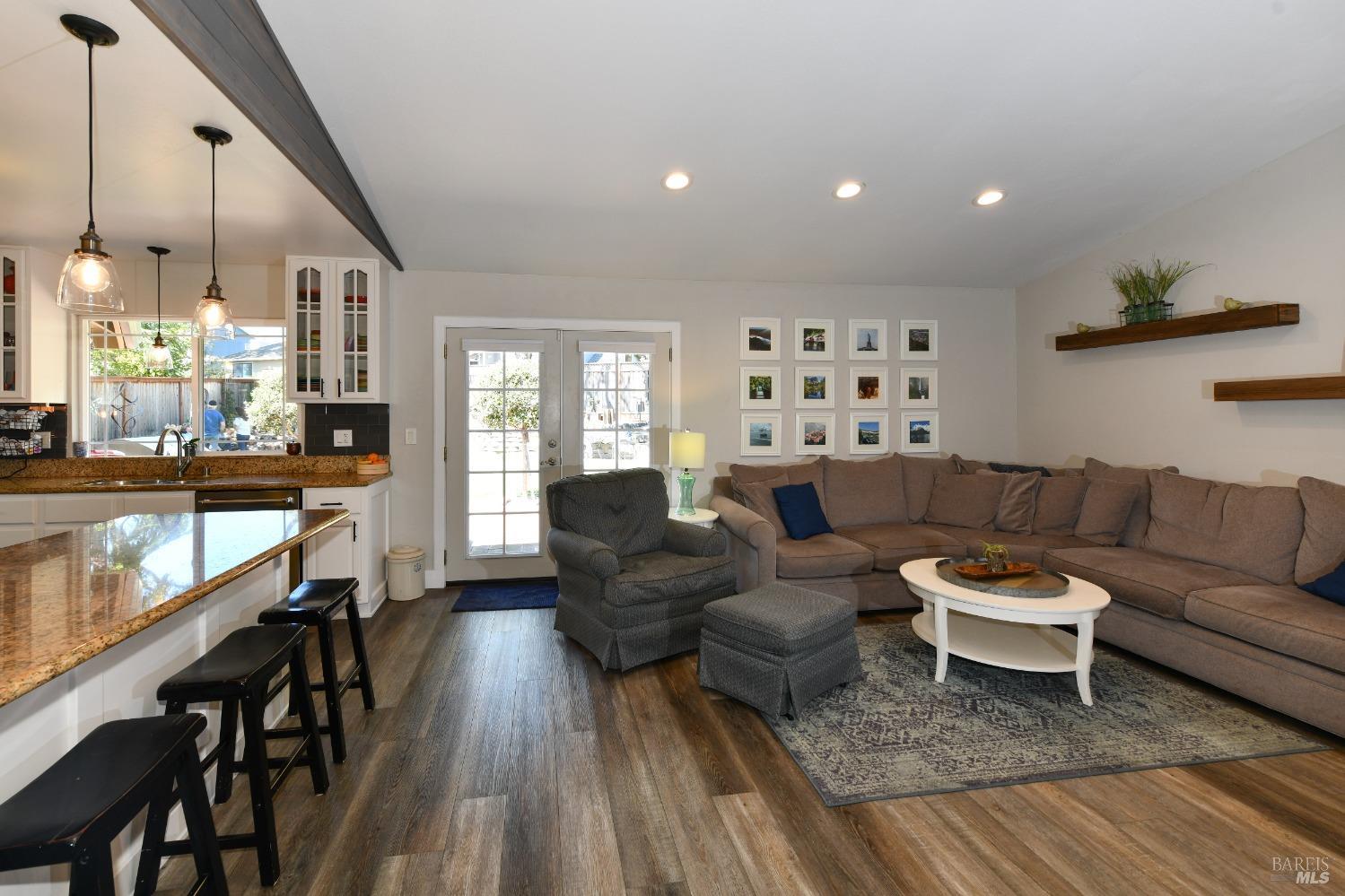 Detail Gallery Image 18 of 71 For 2177 Nightingale Dr, Santa Rosa,  CA 95403 - 4 Beds | 2 Baths