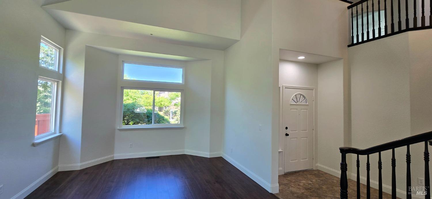 Detail Gallery Image 22 of 68 For 412 Black Oak Dr, Petaluma,  CA 94952 - 5 Beds | 3 Baths