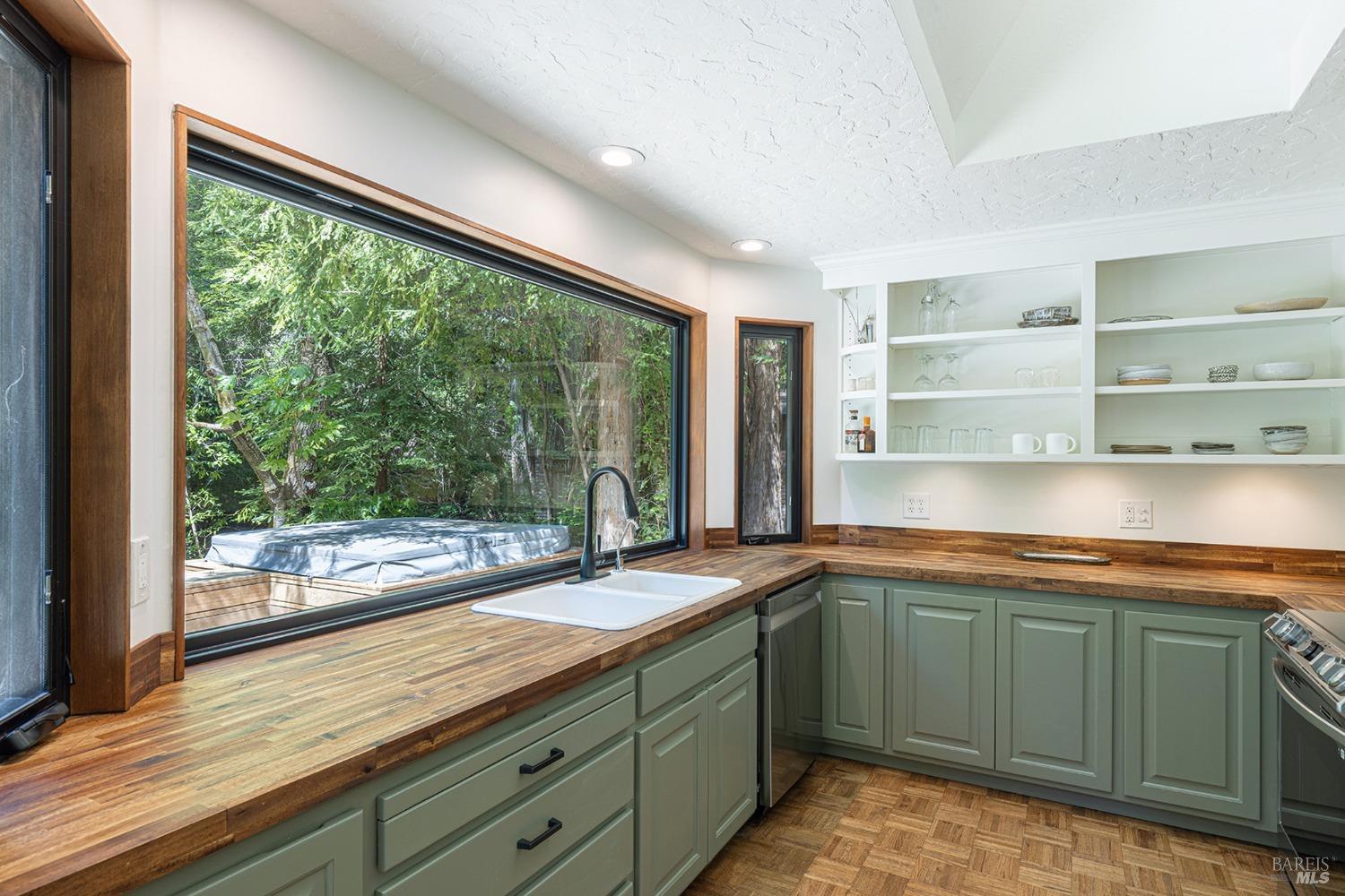 Detail Gallery Image 9 of 39 For 4011 Mill Creek Rd, Healdsburg,  CA 95448 - 3 Beds | 1 Baths