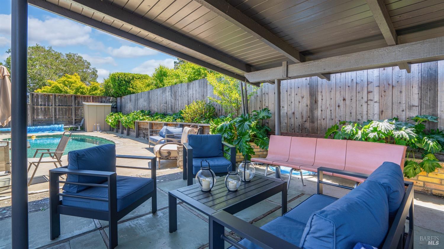 Detail Gallery Image 38 of 50 For 22 Manor View Dr, Fairfax,  CA 94930 - 3 Beds | 2 Baths