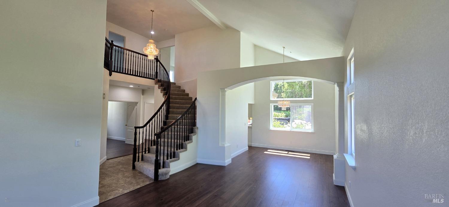 Detail Gallery Image 19 of 68 For 412 Black Oak Dr, Petaluma,  CA 94952 - 5 Beds | 3 Baths
