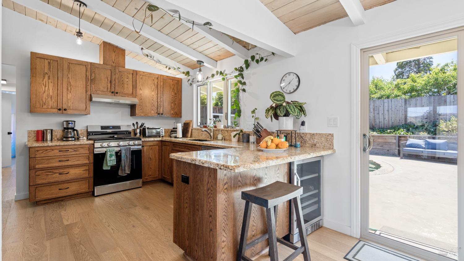 Detail Gallery Image 15 of 50 For 22 Manor View Dr, Fairfax,  CA 94930 - 3 Beds | 2 Baths