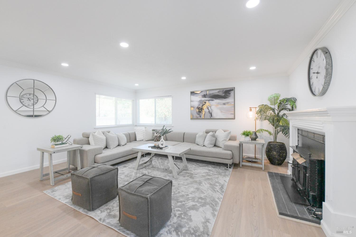 Detail Gallery Image 4 of 30 For 2083 Lernhart St, Napa,  CA 94559 - 4 Beds | 2/1 Baths