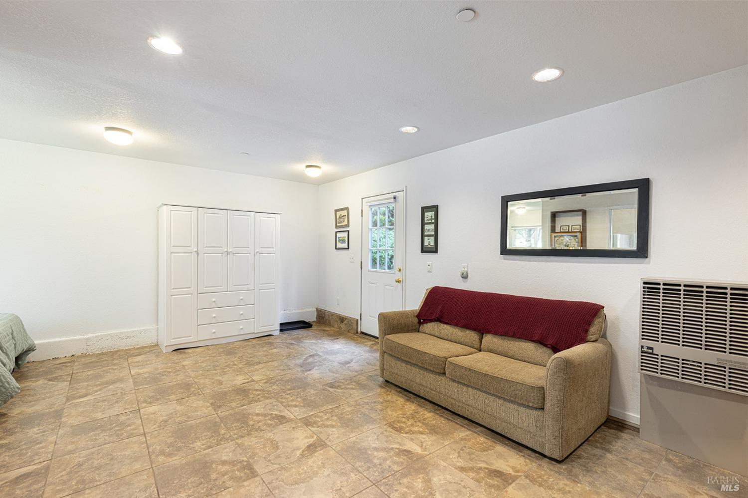 Detail Gallery Image 31 of 39 For 4011 Mill Creek Rd, Healdsburg,  CA 95448 - 3 Beds | 1 Baths