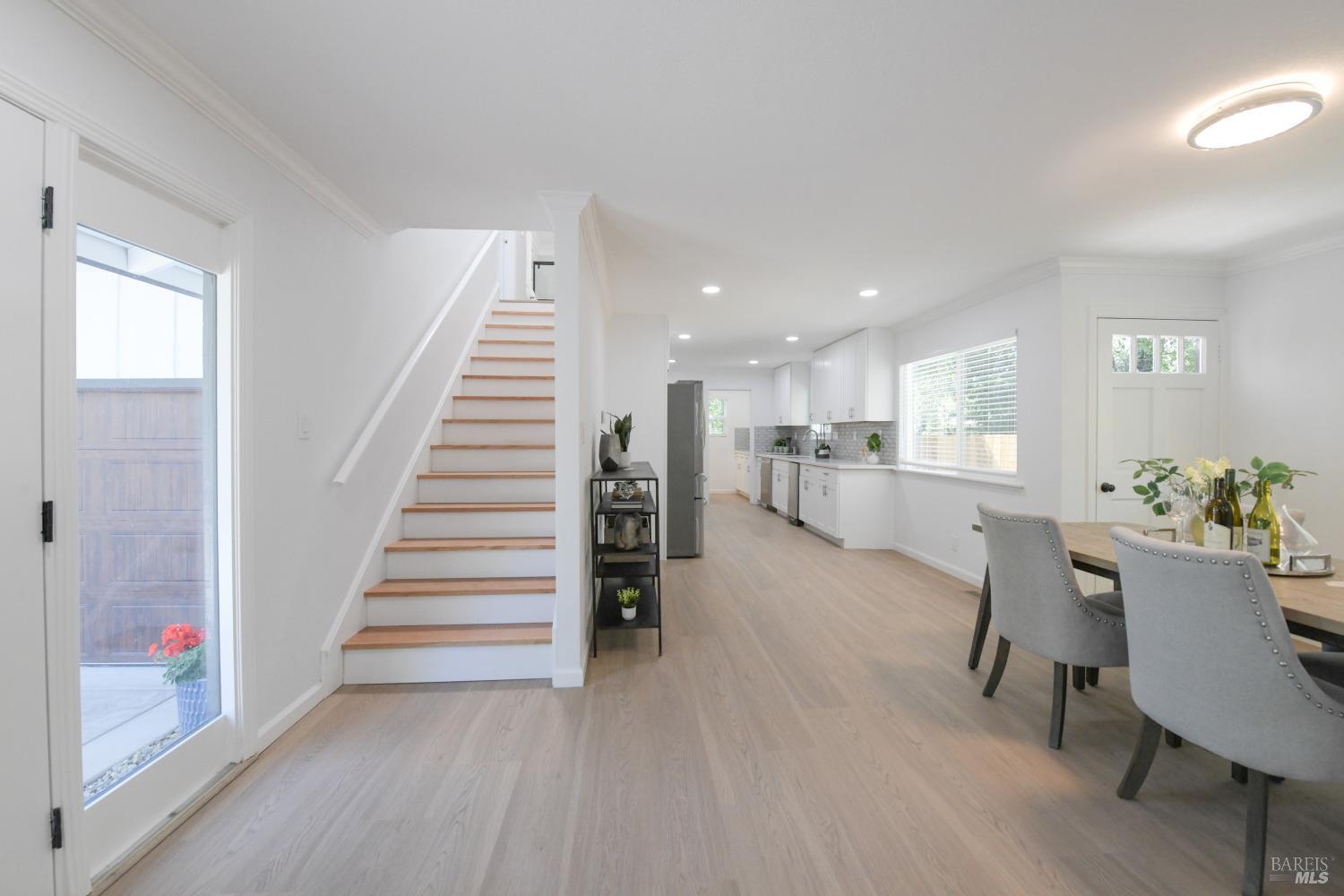 Detail Gallery Image 6 of 30 For 2083 Lernhart St, Napa,  CA 94559 - 4 Beds | 2/1 Baths