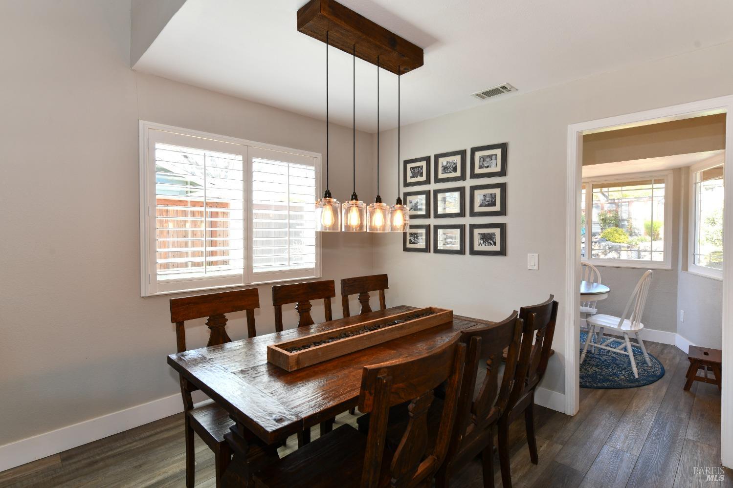 Detail Gallery Image 8 of 71 For 2177 Nightingale Dr, Santa Rosa,  CA 95403 - 4 Beds | 2 Baths