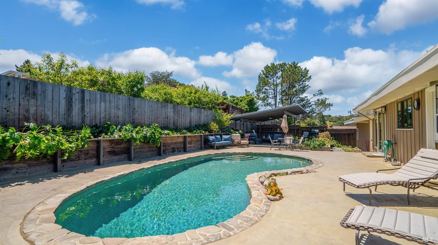 Detail Gallery Image 43 of 50 For 22 Manor View Dr, Fairfax,  CA 94930 - 3 Beds | 2 Baths