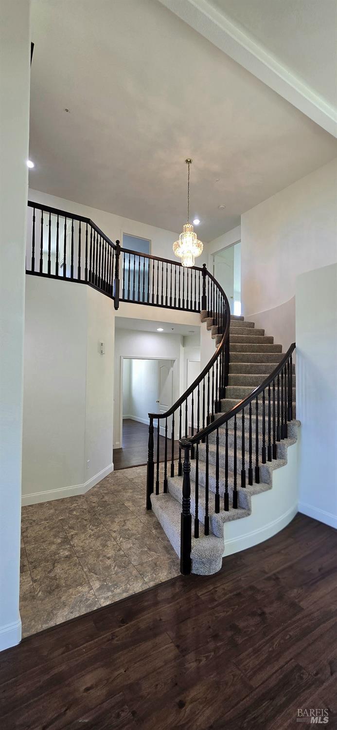 Detail Gallery Image 23 of 68 For 412 Black Oak Dr, Petaluma,  CA 94952 - 5 Beds | 3 Baths