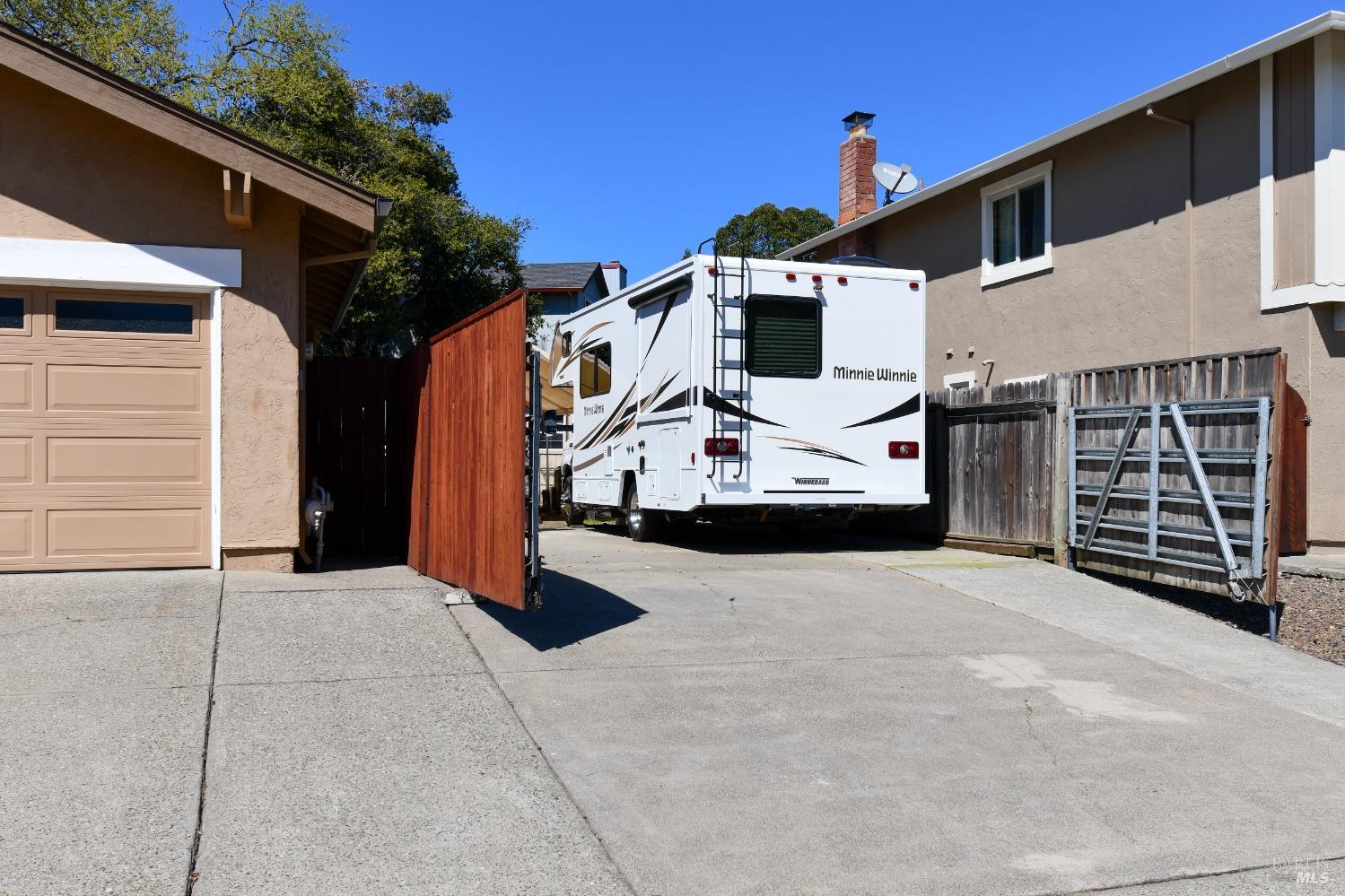 Detail Gallery Image 50 of 71 For 2177 Nightingale Dr, Santa Rosa,  CA 95403 - 4 Beds | 2 Baths