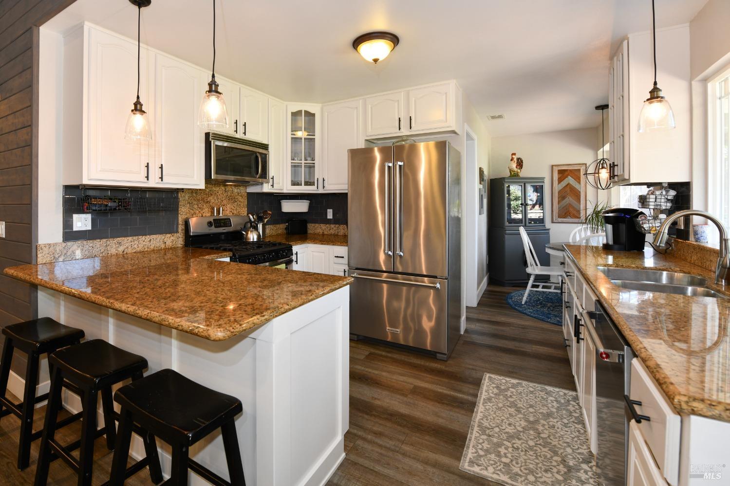 Detail Gallery Image 10 of 71 For 2177 Nightingale Dr, Santa Rosa,  CA 95403 - 4 Beds | 2 Baths