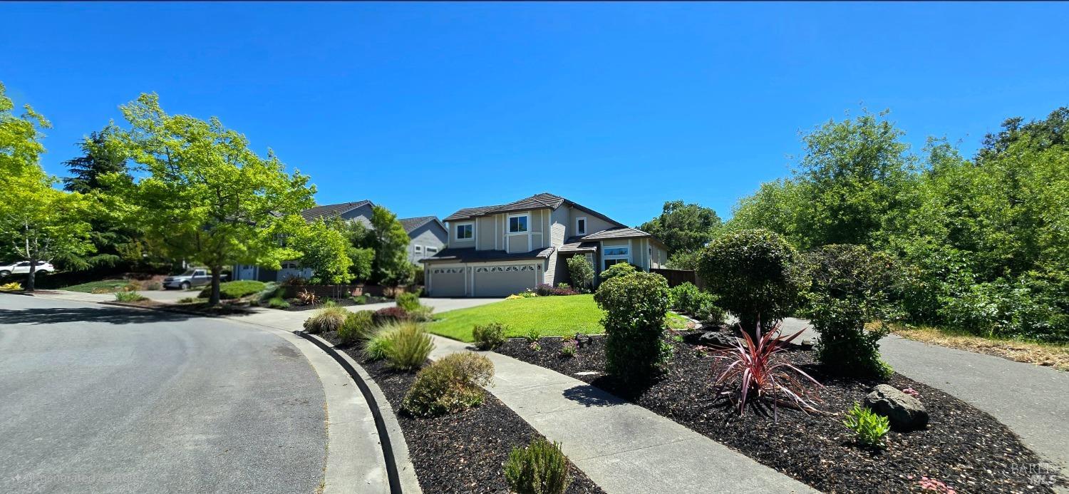 Detail Gallery Image 3 of 68 For 412 Black Oak Dr, Petaluma,  CA 94952 - 5 Beds | 3 Baths