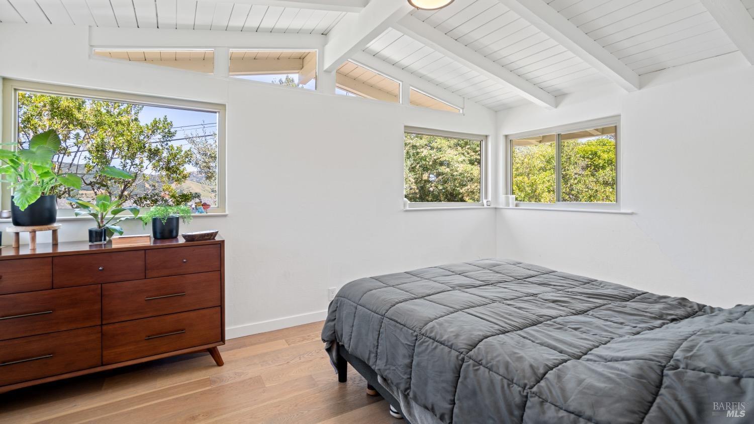 Detail Gallery Image 29 of 50 For 22 Manor View Dr, Fairfax,  CA 94930 - 3 Beds | 2 Baths