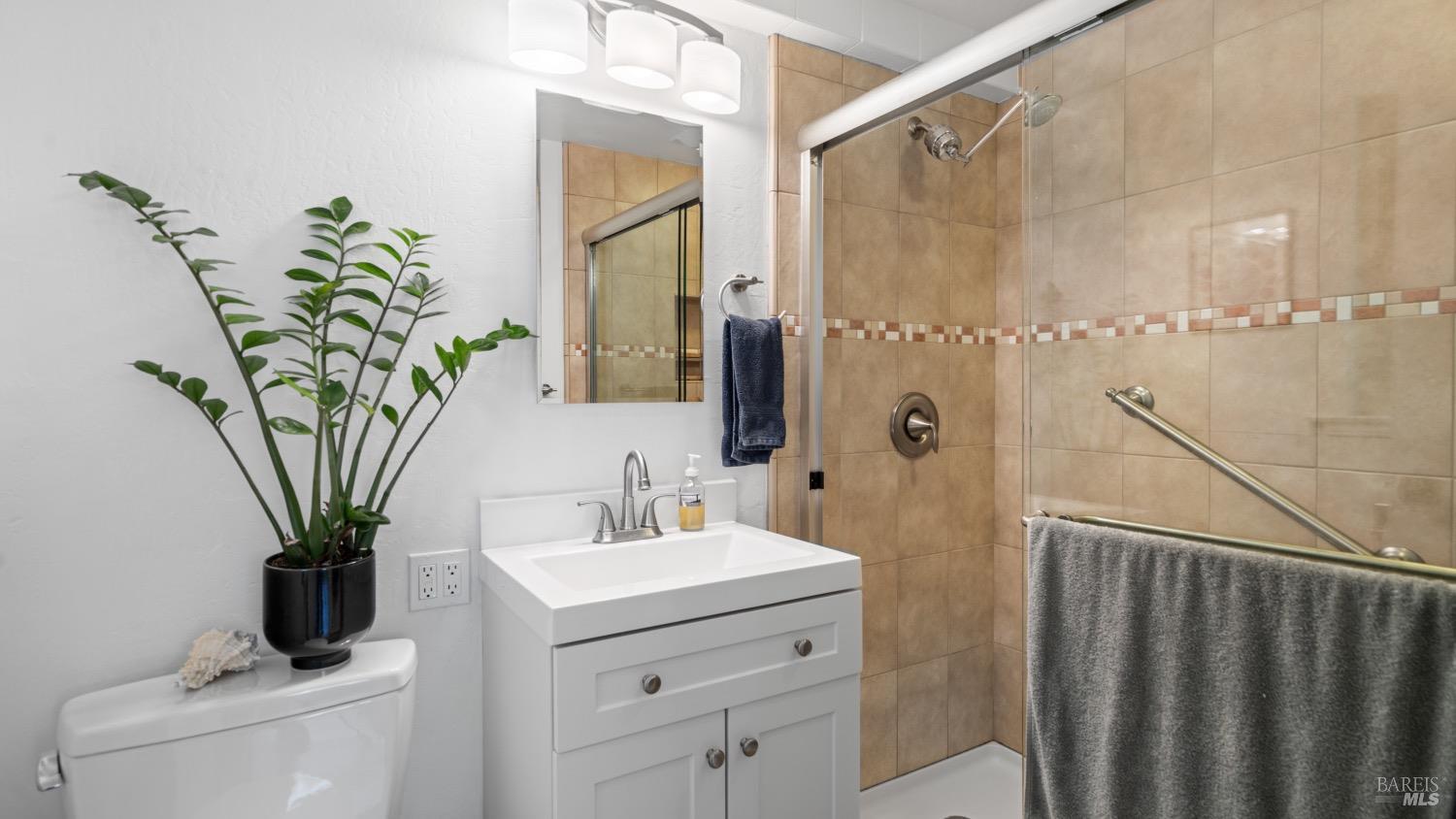 Detail Gallery Image 34 of 50 For 22 Manor View Dr, Fairfax,  CA 94930 - 3 Beds | 2 Baths