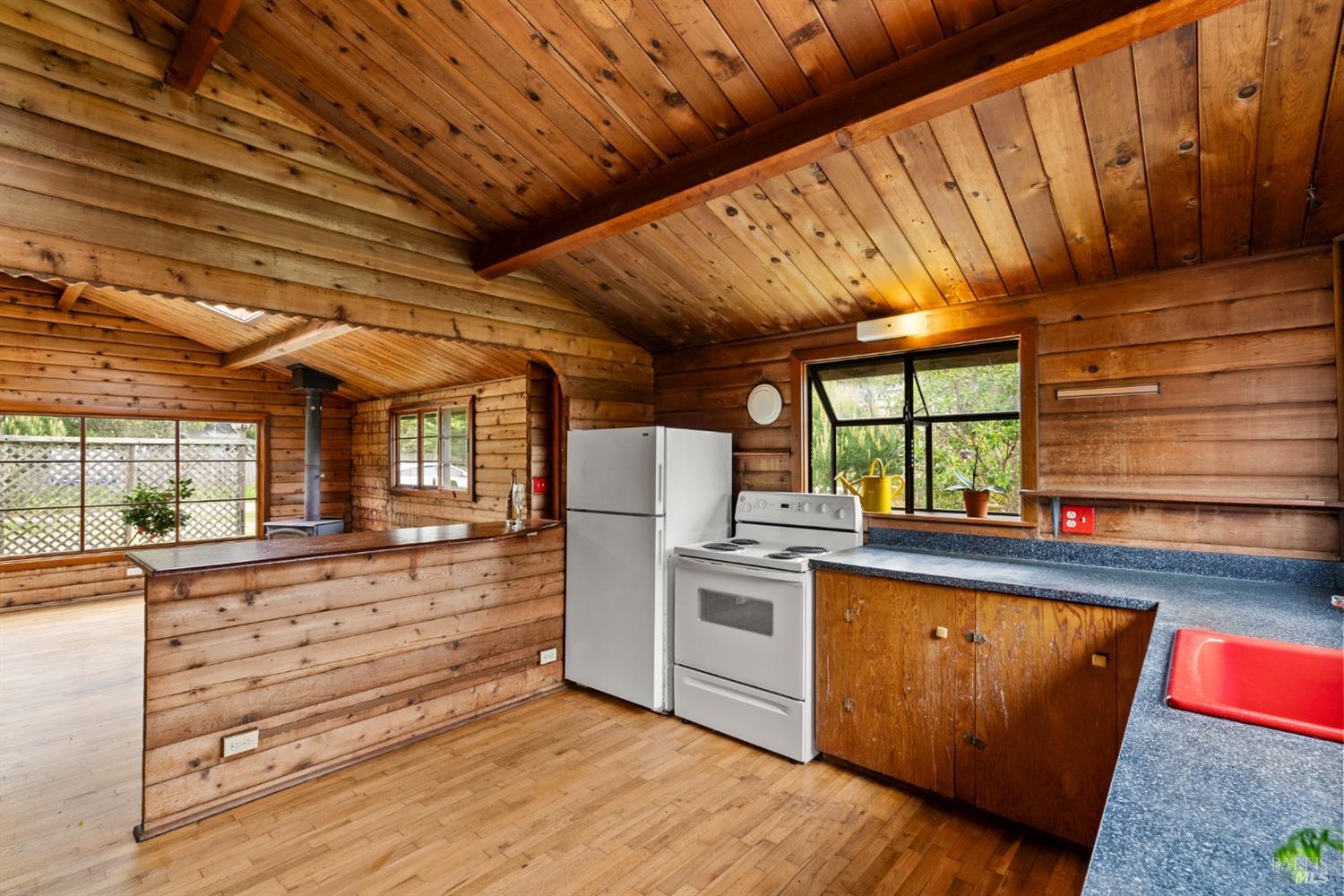 Detail Gallery Image 6 of 25 For 435 Locust Rd, Bolinas,  CA 94924 - 1 Beds | 1 Baths