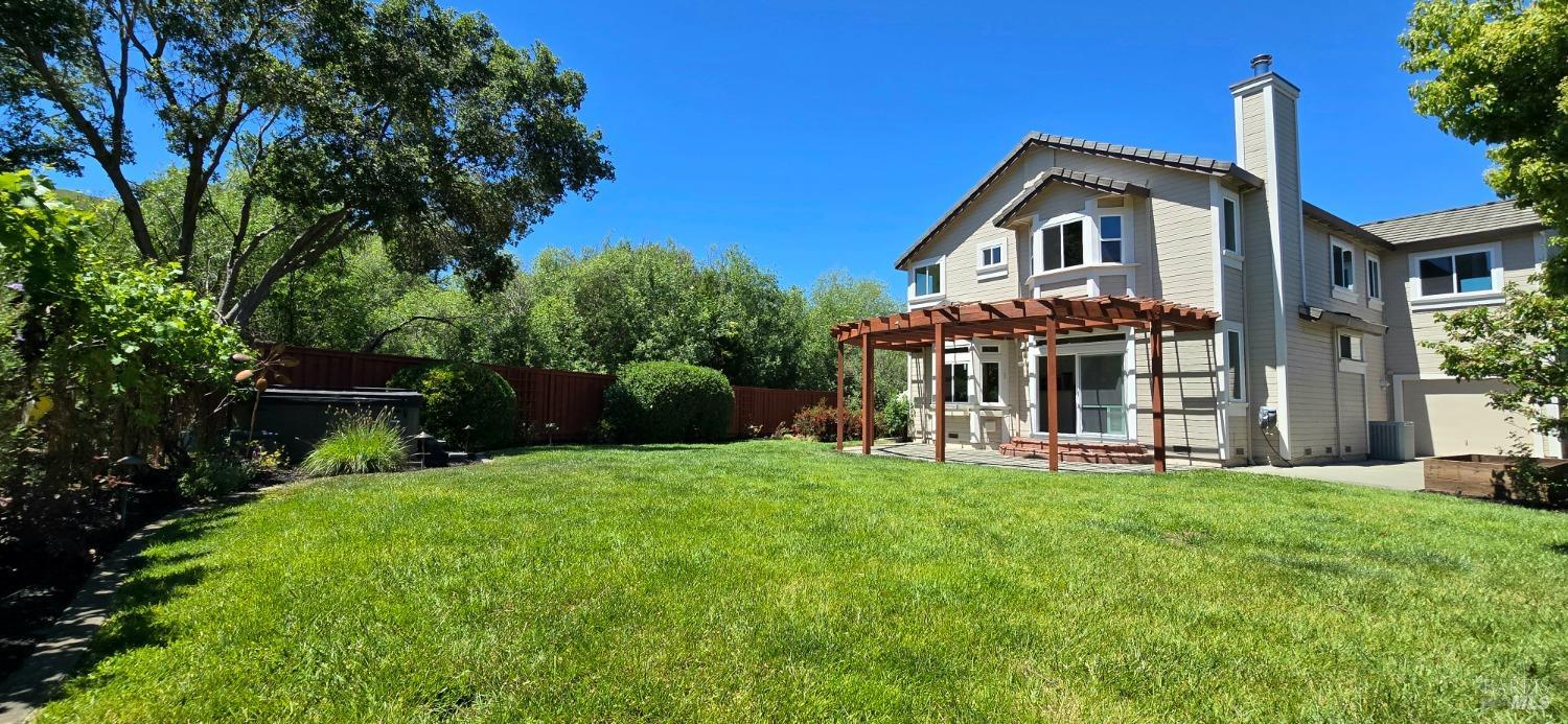 Detail Gallery Image 11 of 68 For 412 Black Oak Dr, Petaluma,  CA 94952 - 5 Beds | 3 Baths