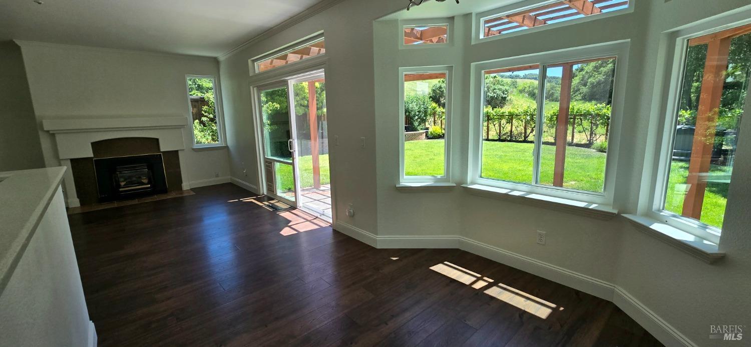 Detail Gallery Image 26 of 68 For 412 Black Oak Dr, Petaluma,  CA 94952 - 5 Beds | 3 Baths