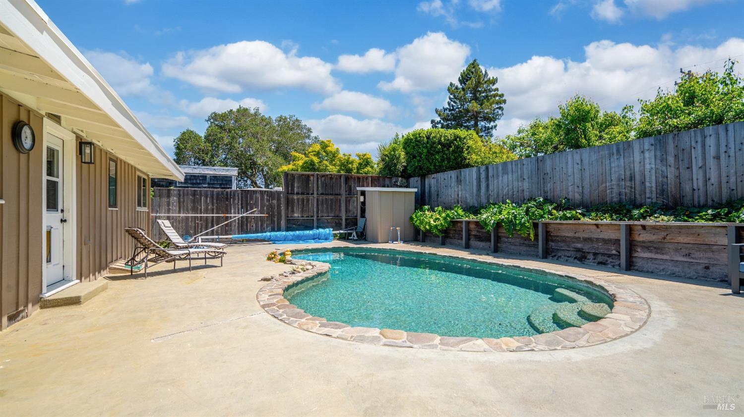 Detail Gallery Image 42 of 50 For 22 Manor View Dr, Fairfax,  CA 94930 - 3 Beds | 2 Baths
