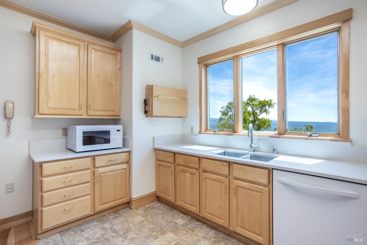 Detail Gallery Image 11 of 70 For 6360 Wilson Hill Rd, Shingletown,  CA 96088 - 3 Beds | 3 Baths