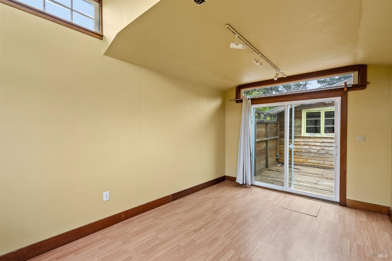 Detail Gallery Image 13 of 25 For 435 Locust Rd, Bolinas,  CA 94924 - 1 Beds | 1 Baths