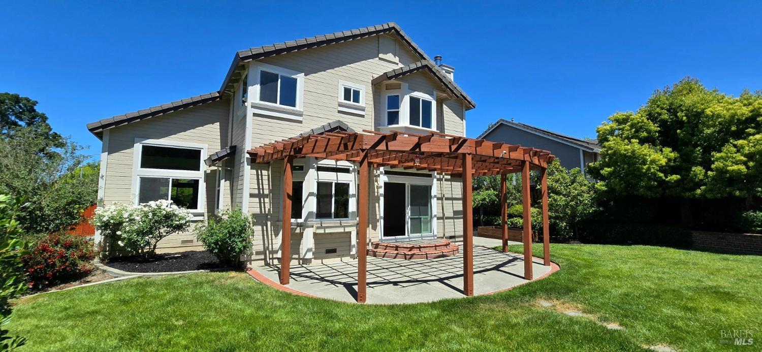 Detail Gallery Image 6 of 68 For 412 Black Oak Dr, Petaluma,  CA 94952 - 5 Beds | 3 Baths