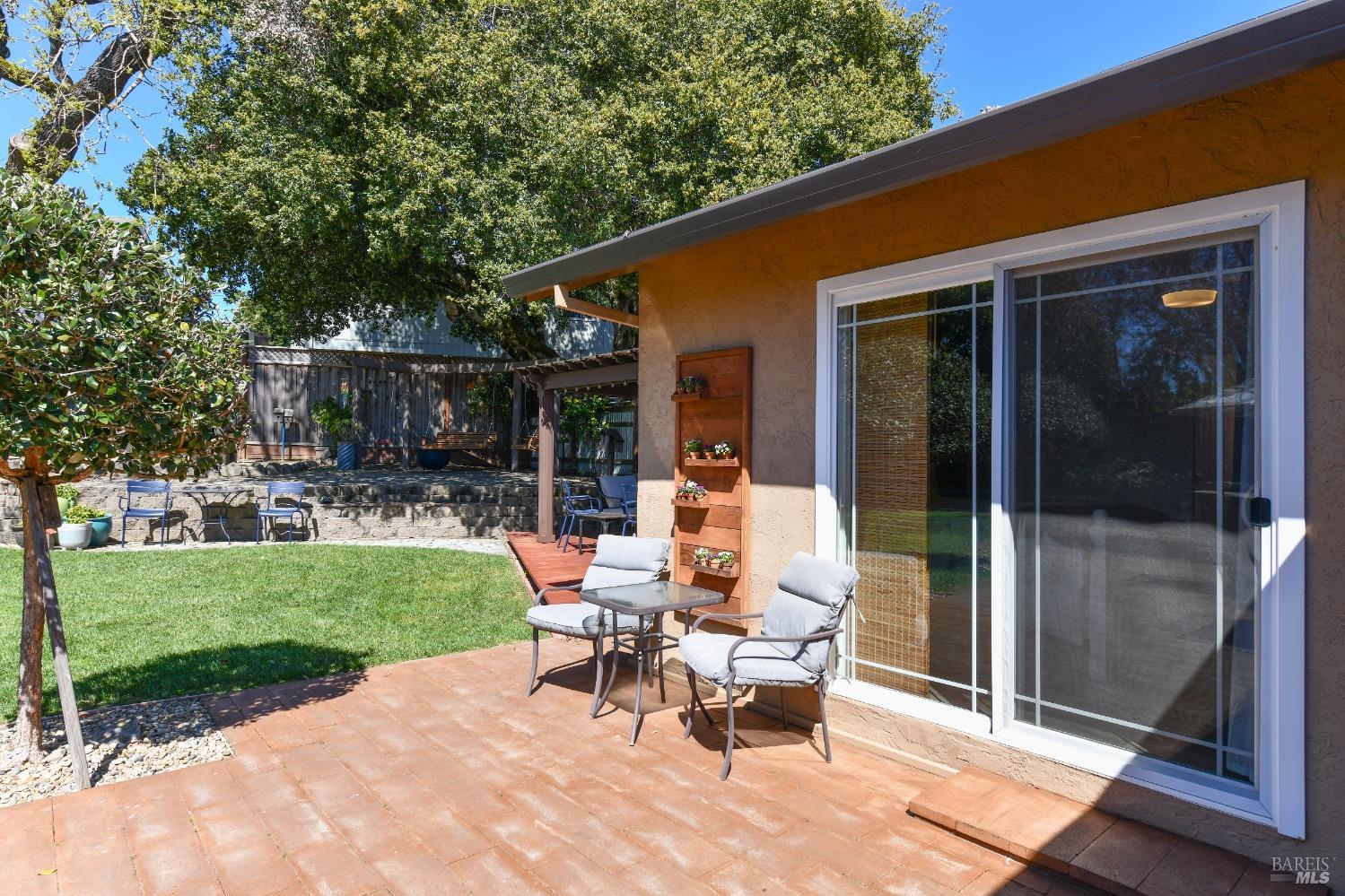 Detail Gallery Image 44 of 71 For 2177 Nightingale Dr, Santa Rosa,  CA 95403 - 4 Beds | 2 Baths