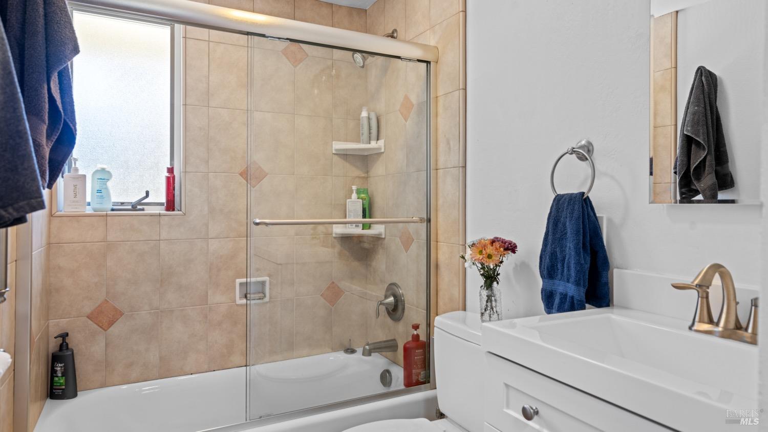 Detail Gallery Image 22 of 50 For 22 Manor View Dr, Fairfax,  CA 94930 - 3 Beds | 2 Baths