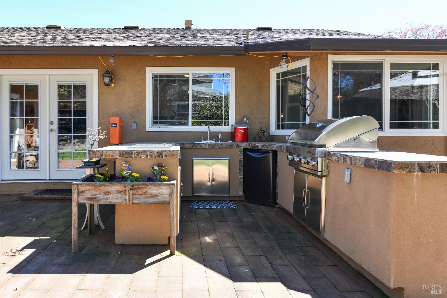 Detail Gallery Image 34 of 71 For 2177 Nightingale Dr, Santa Rosa,  CA 95403 - 4 Beds | 2 Baths