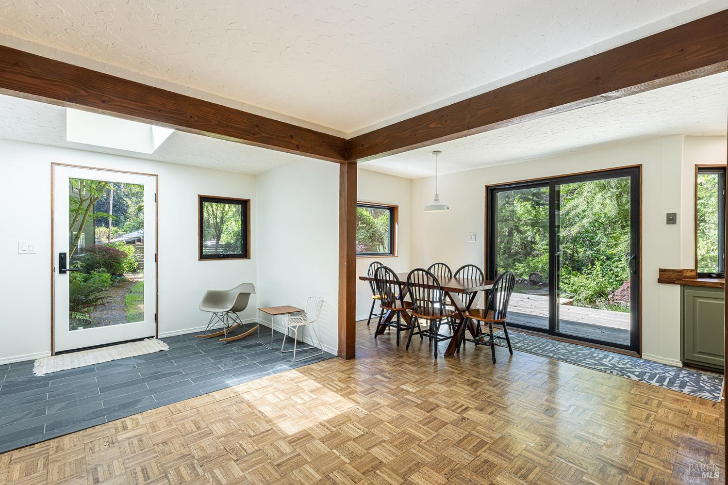 Detail Gallery Image 7 of 39 For 4011 Mill Creek Rd, Healdsburg,  CA 95448 - 3 Beds | 1 Baths