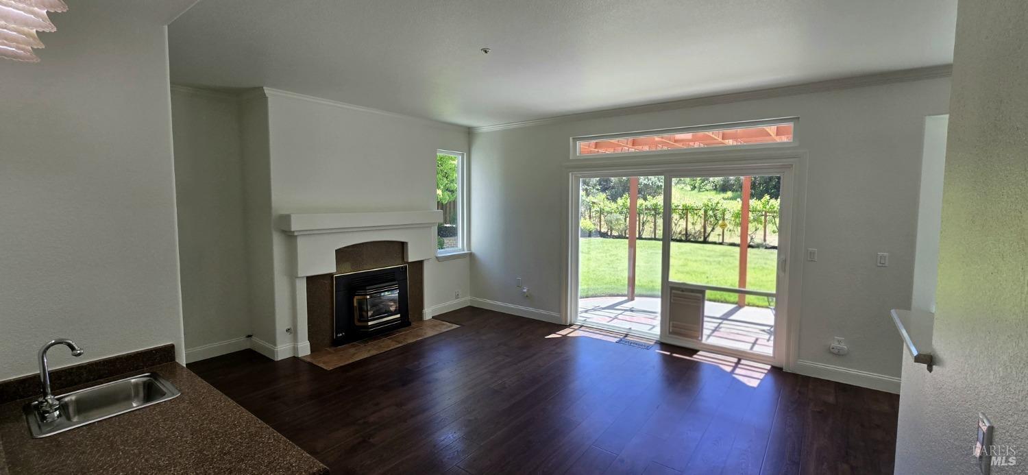 Detail Gallery Image 24 of 68 For 412 Black Oak Dr, Petaluma,  CA 94952 - 5 Beds | 3 Baths