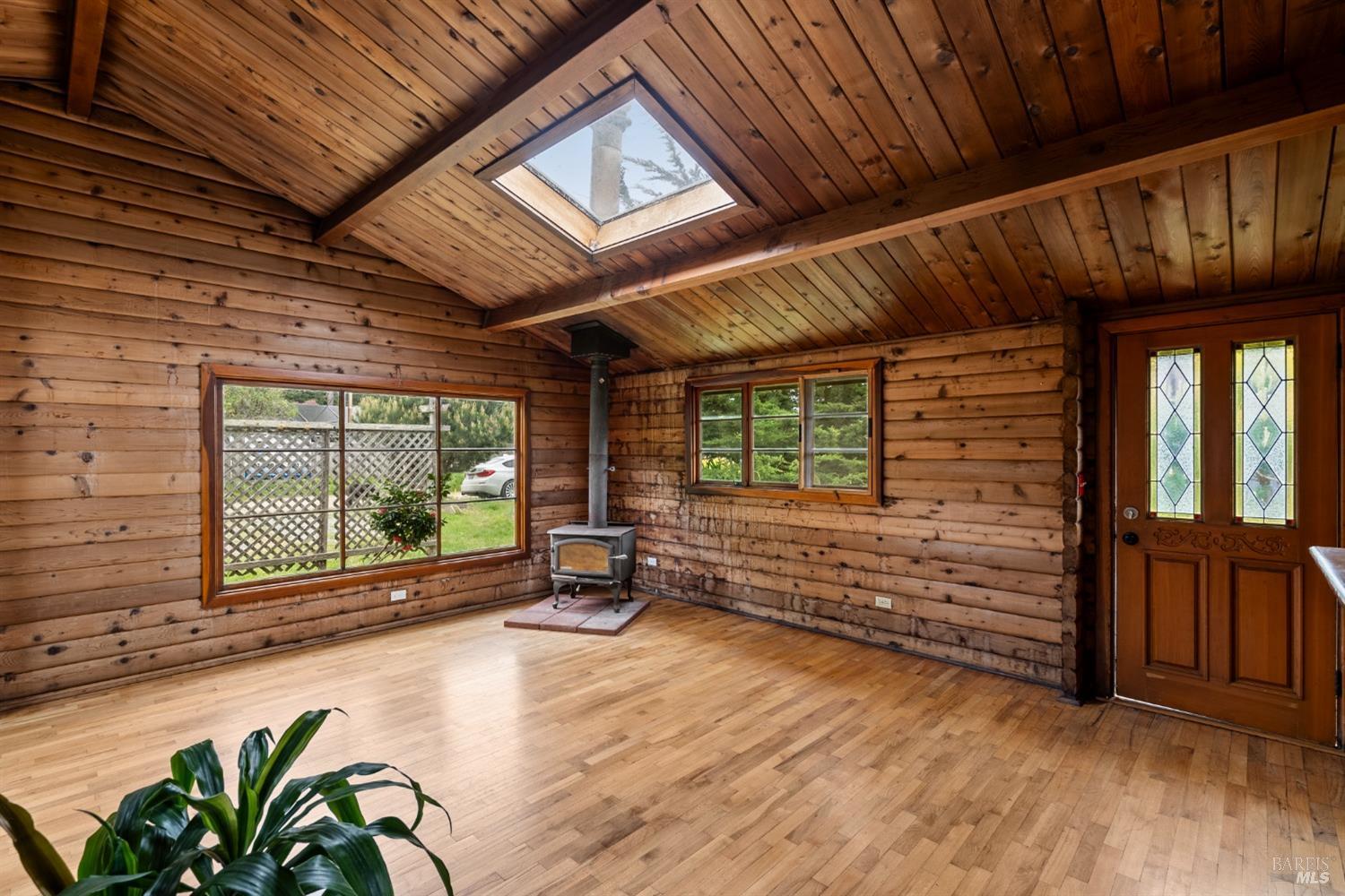 Detail Gallery Image 11 of 25 For 435 Locust Rd, Bolinas,  CA 94924 - 1 Beds | 1 Baths