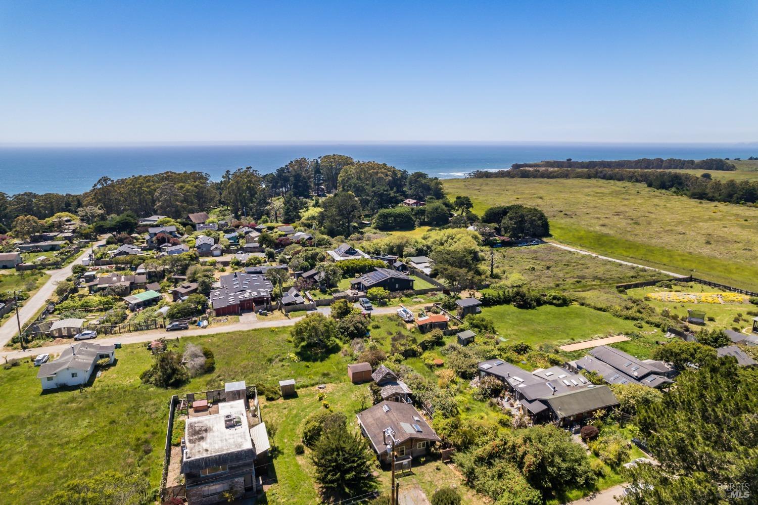 Detail Gallery Image 22 of 25 For 435 Locust Rd, Bolinas,  CA 94924 - 1 Beds | 1 Baths