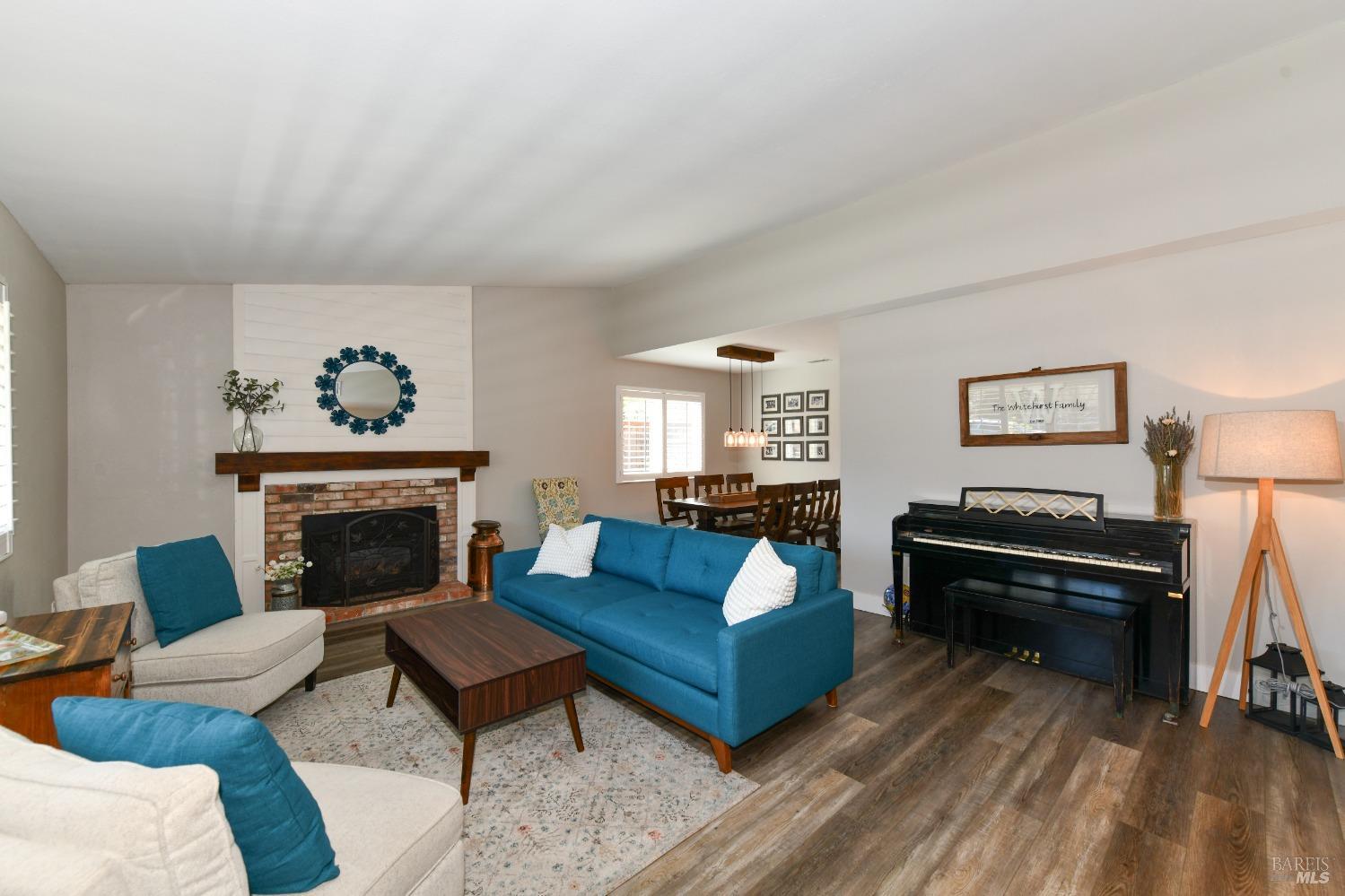 Detail Gallery Image 7 of 71 For 2177 Nightingale Dr, Santa Rosa,  CA 95403 - 4 Beds | 2 Baths
