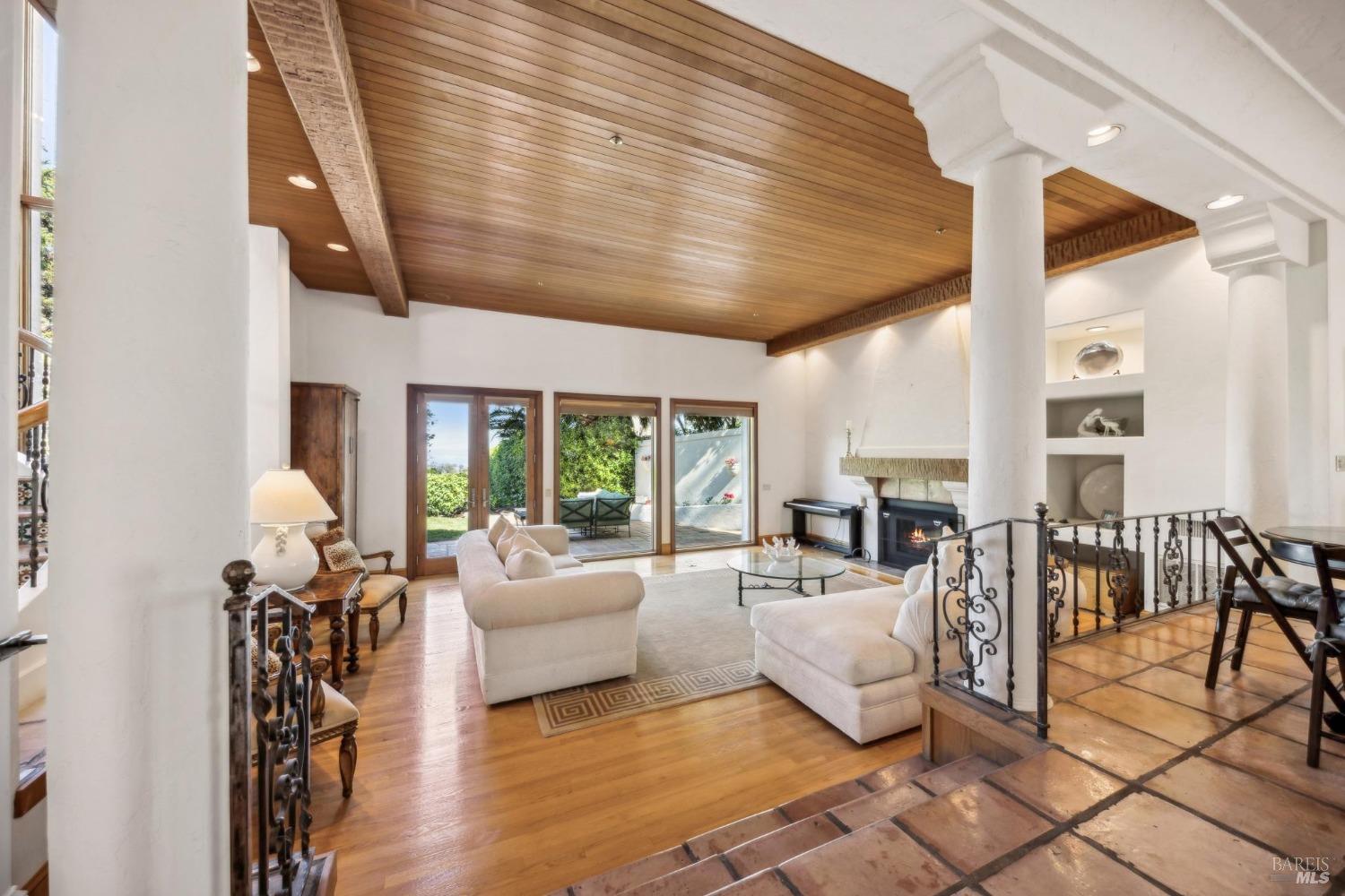 Detail Gallery Image 57 of 71 For 133 Deer Park Ave, San Rafael,  CA 94901 - 6 Beds | 6 Baths