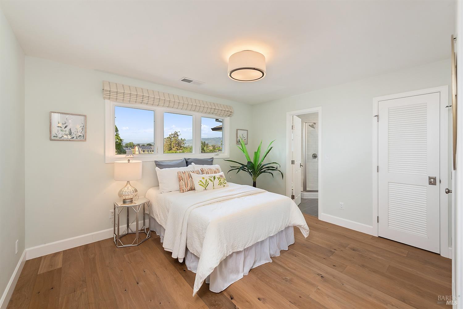 Detail Gallery Image 25 of 64 For 2022 Live Oak Farm Ln, Petaluma,  CA 94952 - 3 Beds | 2/1 Baths