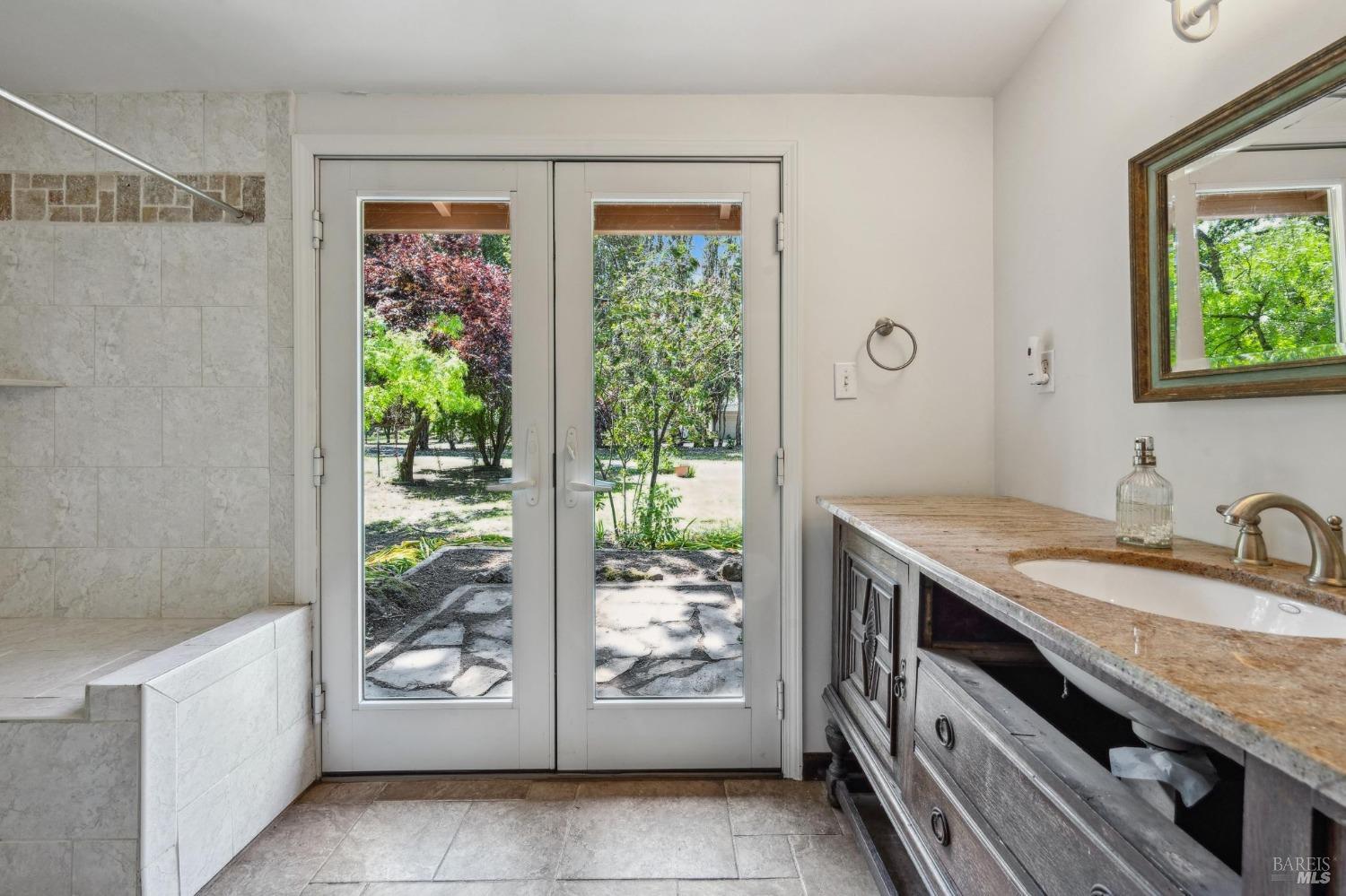 Detail Gallery Image 20 of 30 For 1610 Napa Rd, Sonoma,  CA 95476 - 3 Beds | 3 Baths