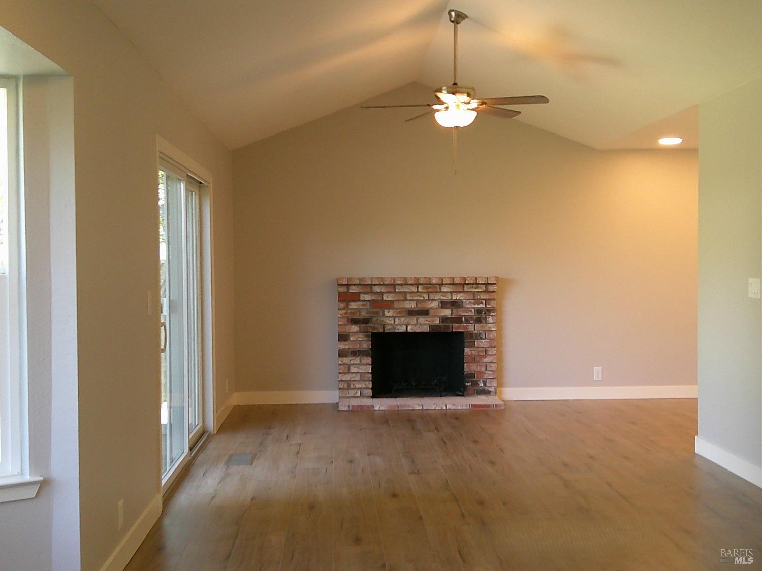 Detail Gallery Image 4 of 13 For 785 Dogwood Cir, Fairfield,  CA 94533 - 4 Beds | 2/1 Baths