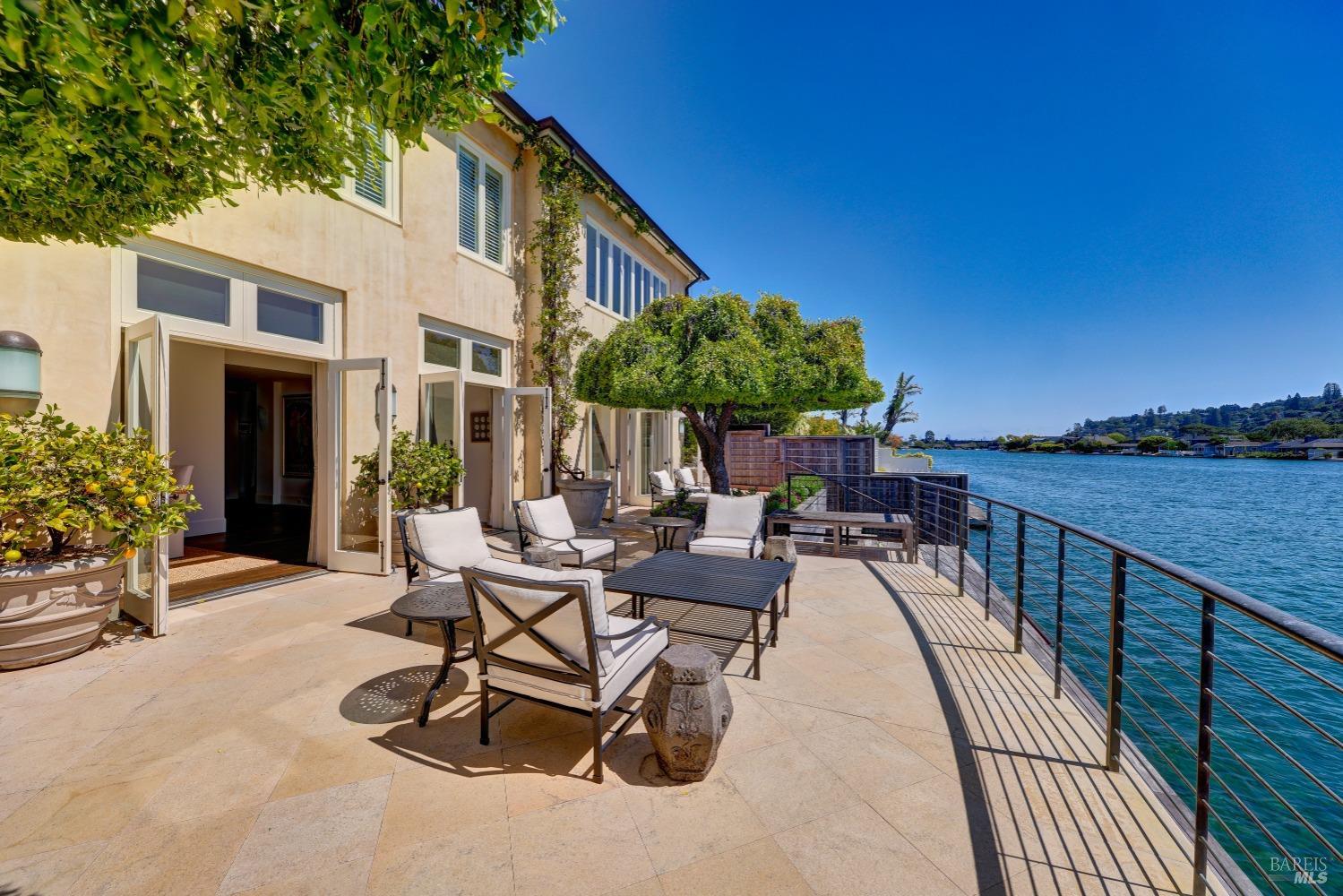 Detail Gallery Image 46 of 73 For 72 Lagoon Rd, Belvedere,  CA 94920 - 4 Beds | 2/1 Baths