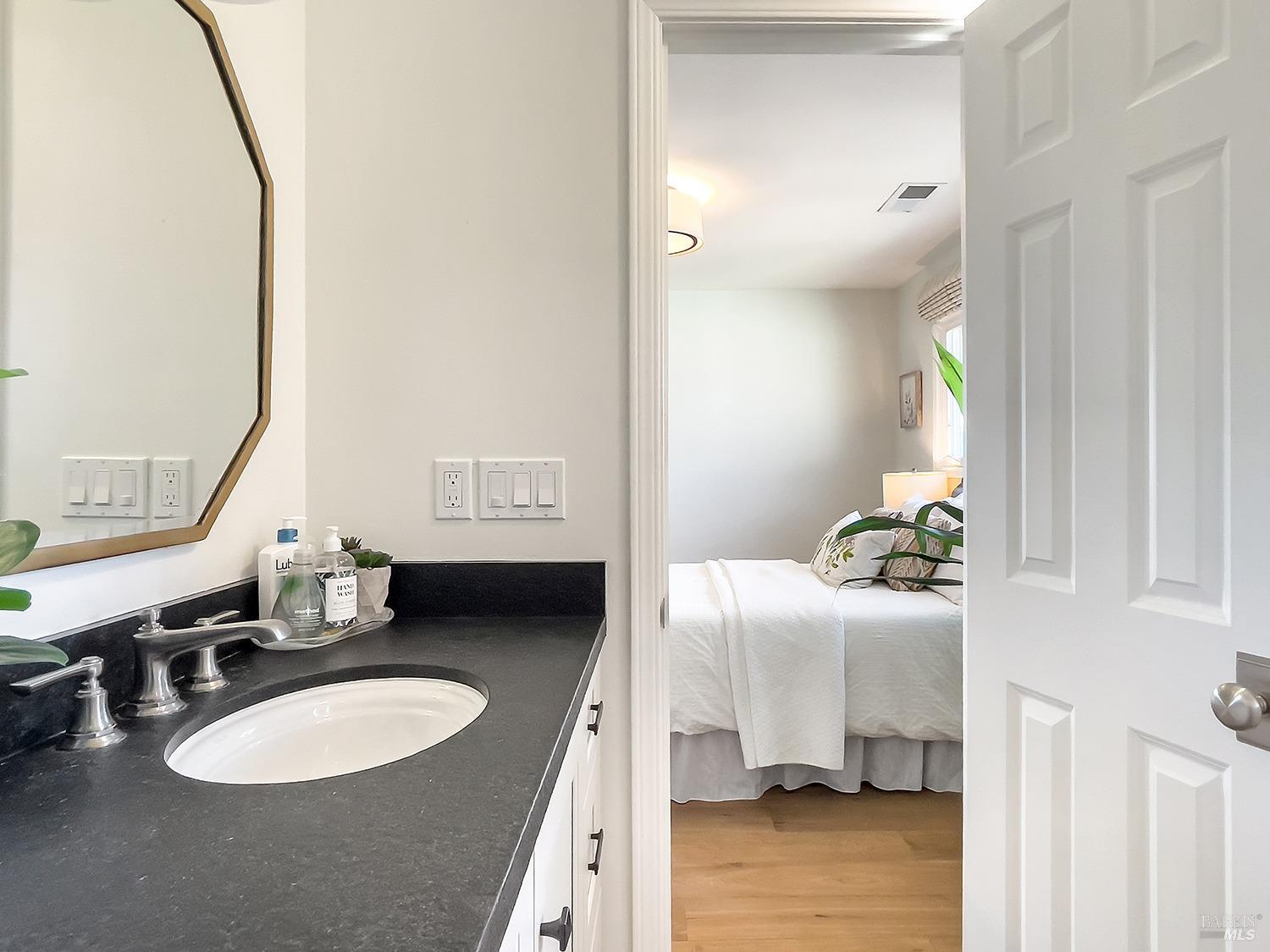 Detail Gallery Image 24 of 64 For 2022 Live Oak Farm Ln, Petaluma,  CA 94952 - 3 Beds | 2/1 Baths