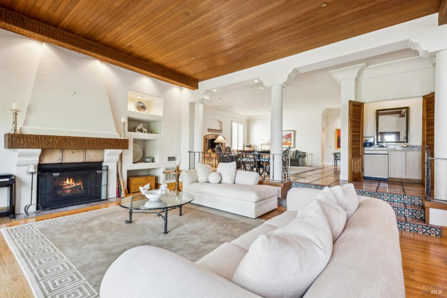 Detail Gallery Image 60 of 71 For 133 Deer Park Ave, San Rafael,  CA 94901 - 6 Beds | 6 Baths