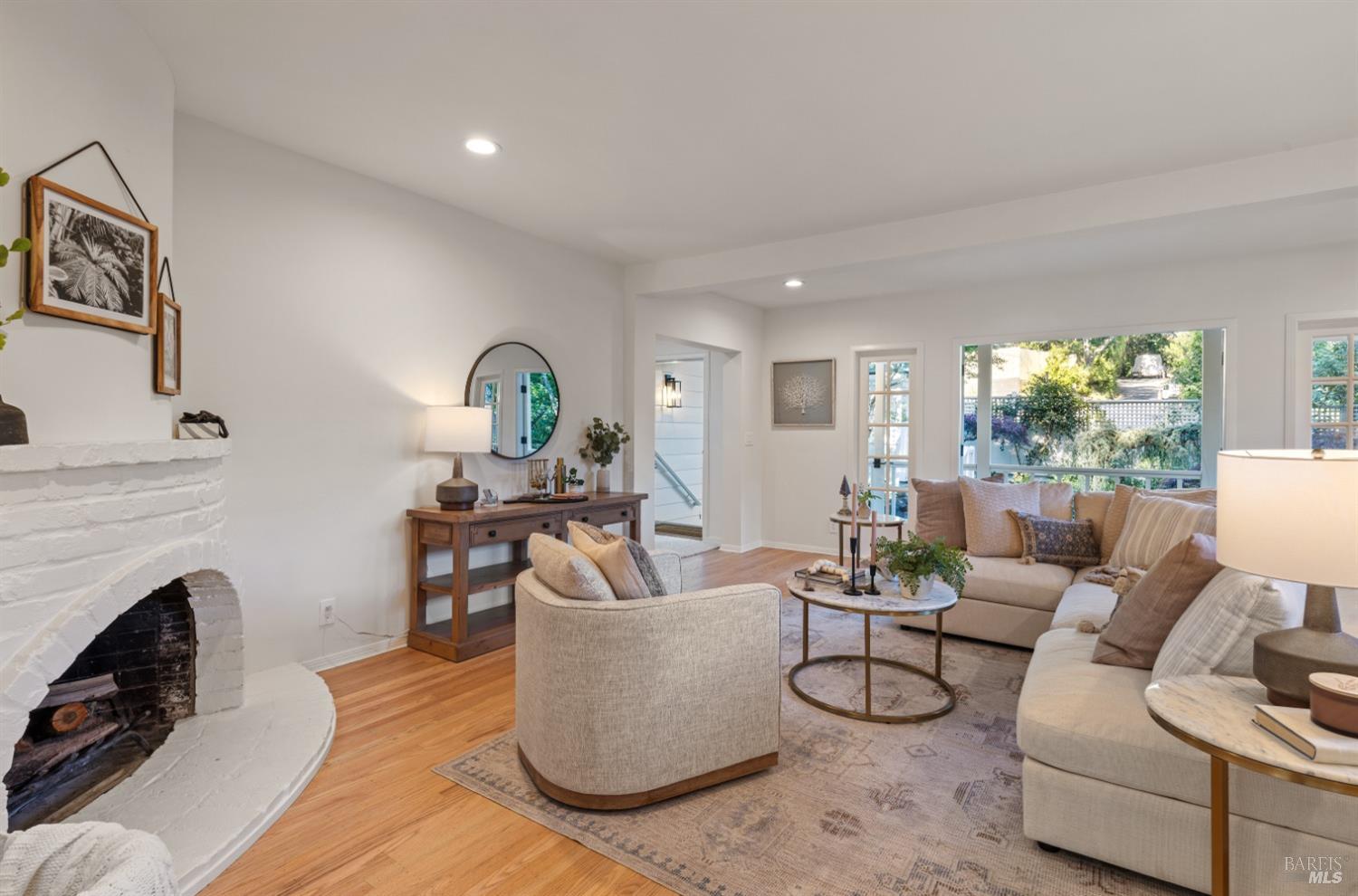 Detail Gallery Image 12 of 38 For 239 W Blithedale Ave, Mill Valley,  CA 94941 - 3 Beds | 2 Baths