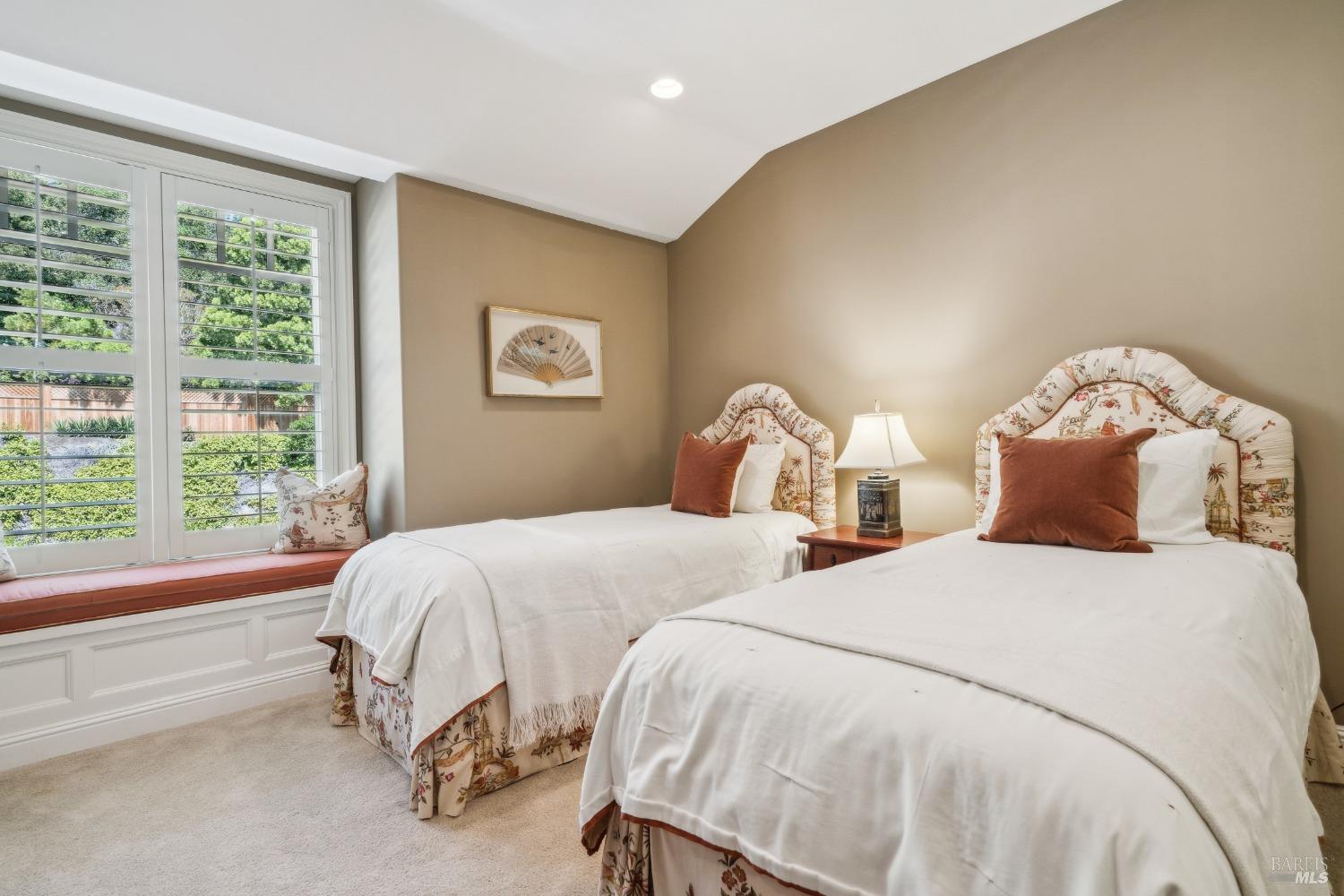 Detail Gallery Image 15 of 21 For 37 Ross Ter, Kentfield,  CA 94904 - 3 Beds | 3/1 Baths
