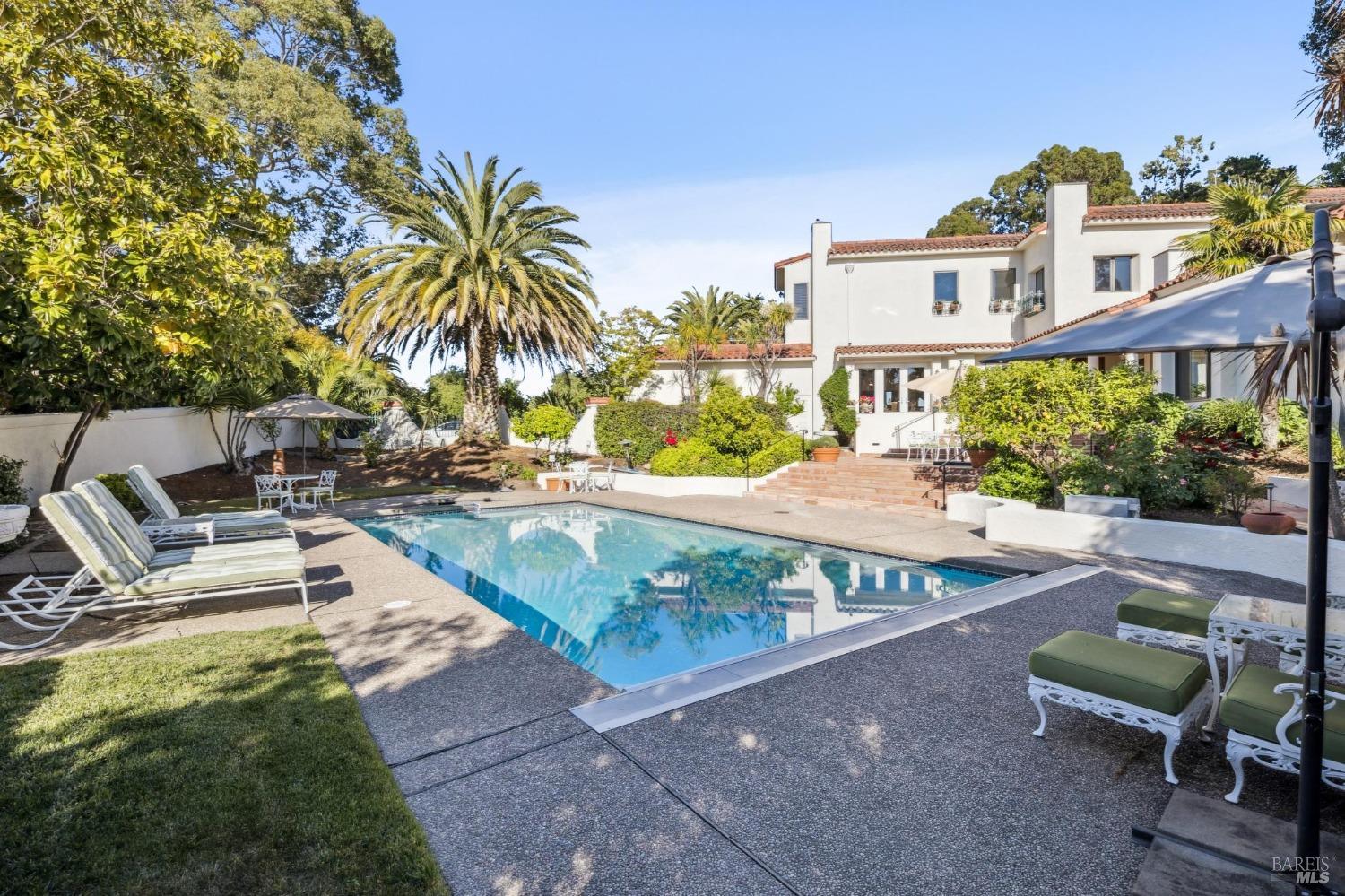Detail Gallery Image 63 of 71 For 133 Deer Park Ave, San Rafael,  CA 94901 - 6 Beds | 6 Baths