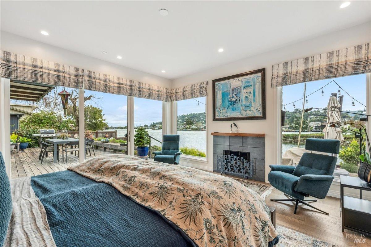 Detail Gallery Image 18 of 72 For 20 Lagoon Rd, Belvedere,  CA 94920 - 4 Beds | 4/1 Baths